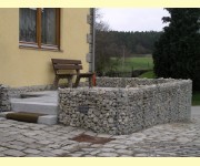Stützmauer aus Steinkörben - Terrassenlösung